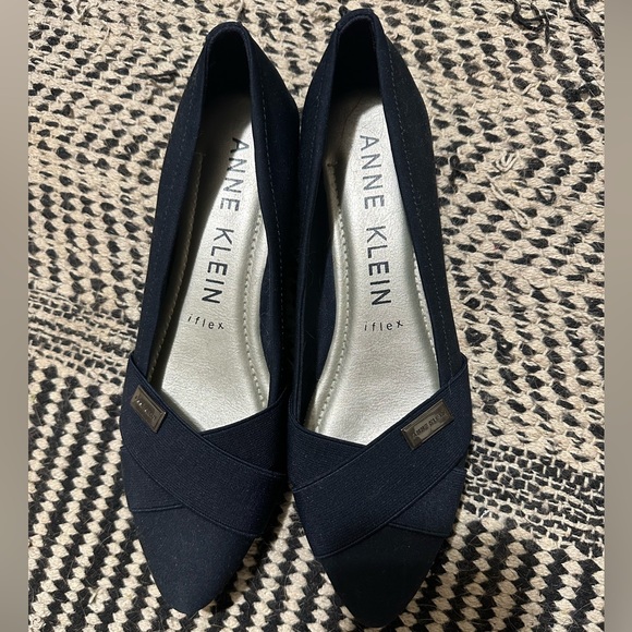 Anne Klein flats - Picture 1 of 2